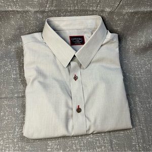 UNTUCKit Size Large (slim fit)